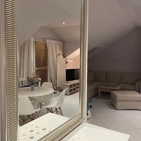 W Porcie Przy Latarni Apartment *