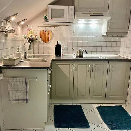 W Porcie Przy Latarni Apartment *