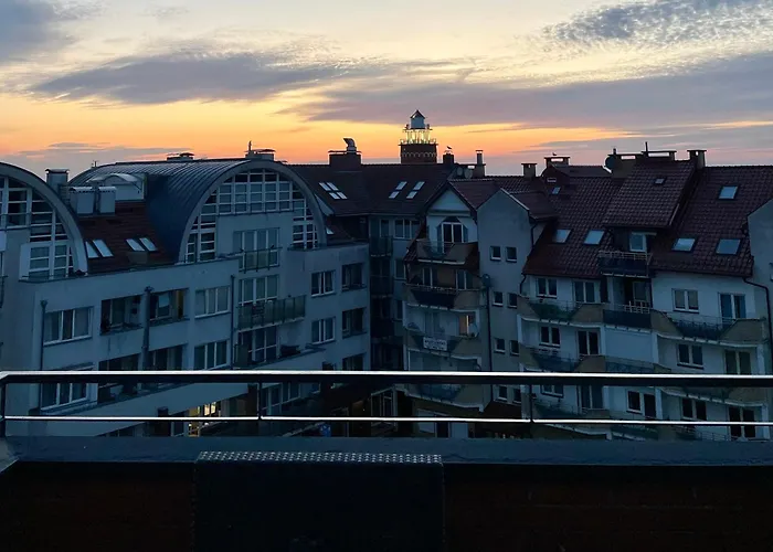 W Porcie Przy Latarni Колобжег