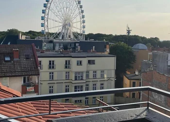 W Porcie Przy Latarni Колобжег